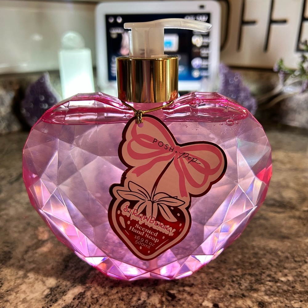 Posh+ Pop Strawberry Scented Pink Heart-Shaped Hand Soap 16.9oz refillable